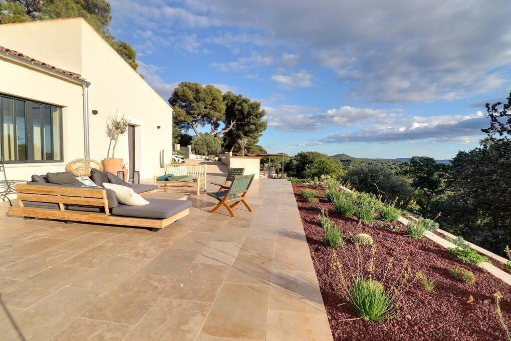 Sous Le « Figuier » Villa Cornillon-Confoux Luaran gambar