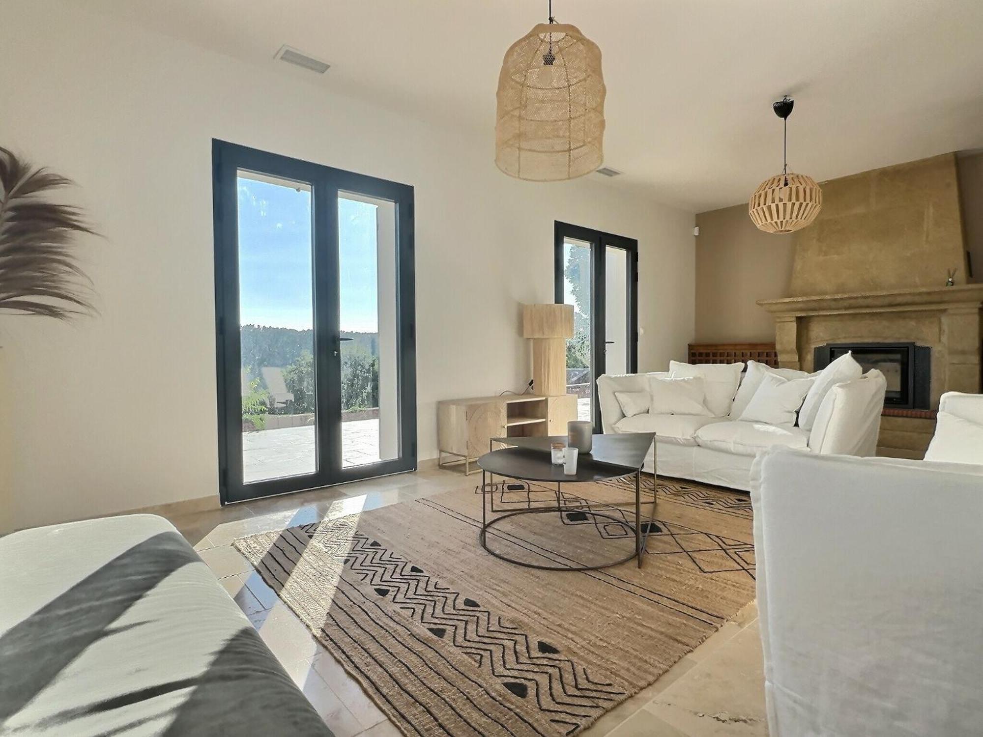 Sous Le « Figuier » Villa Cornillon-Confoux Luaran gambar
