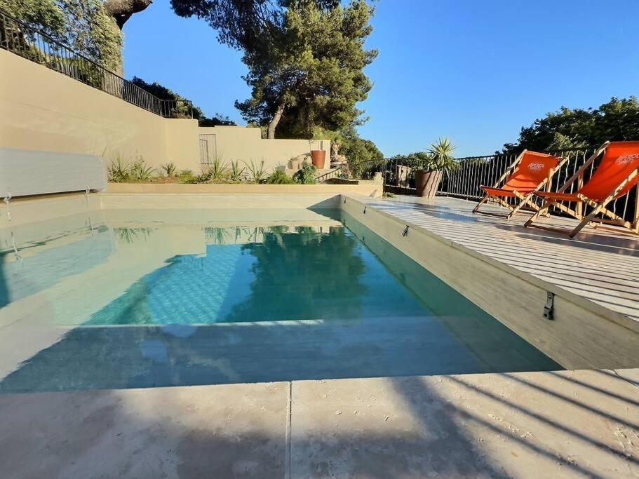 Sous Le « Figuier » Villa Cornillon-Confoux Luaran gambar