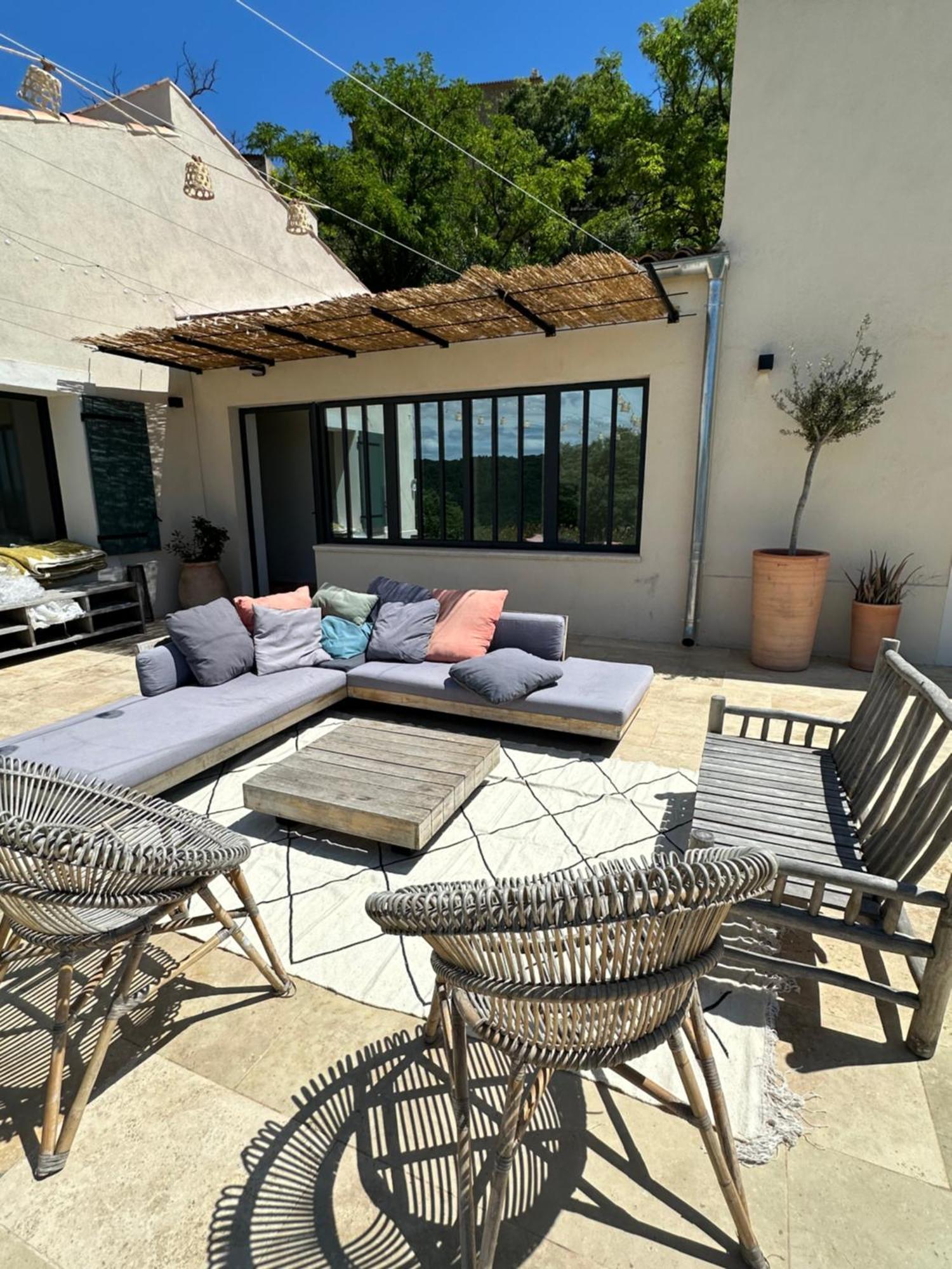 Sous Le « Figuier » Villa Cornillon-Confoux Luaran gambar
